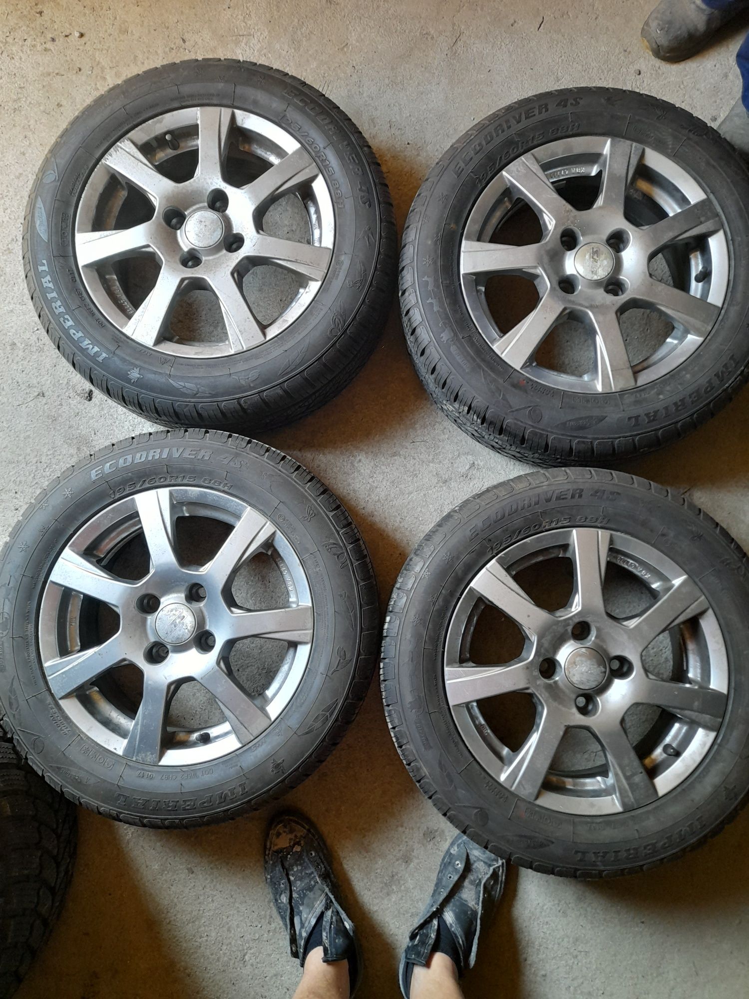 Set 4 Anvelope 195-60-15 M+S ca NOI și Jante Aliaj 4x108 R15 Impecabil