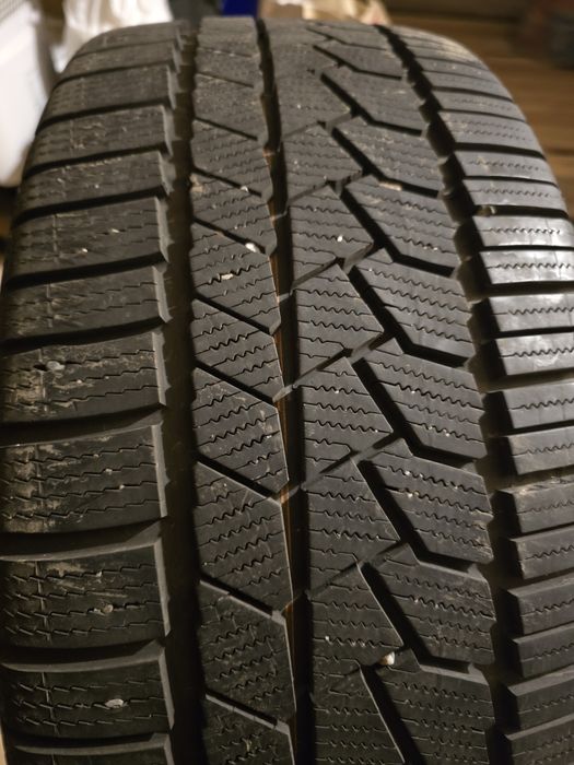 2  × Continental Winter Contact TS 860 S 235 45 18