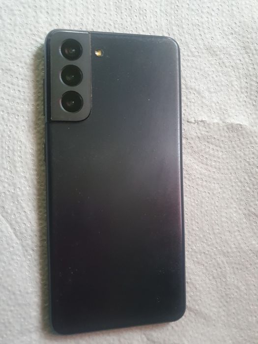 Samsung galaxi s21 5g fac si schimb cu yhunt titan muzic 22000 ultra