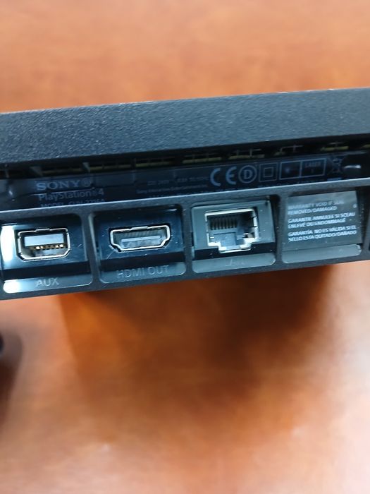 Ps4 slim, o maneta