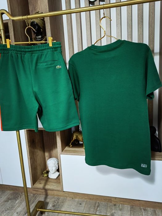 Compleu barbati Lacoste,calitate premium,am mai multe mărimi