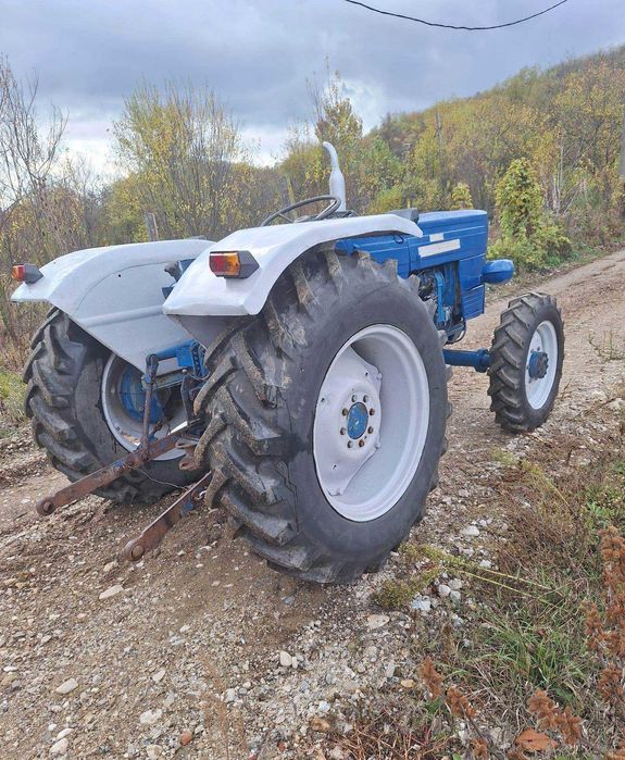 Tractor Universal 445 DT, tractiune 4x4, stare perfecta