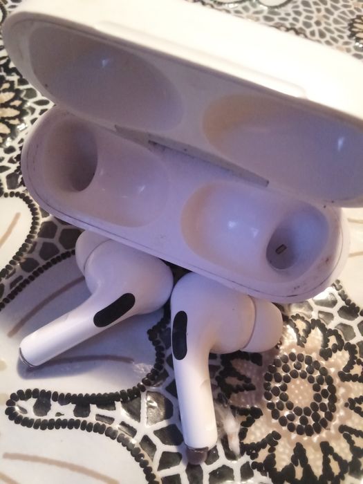 Продавам безжични слушалки Apple's AirPods Pro