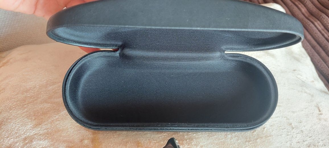 HUGO BOSS оригинален калъф и очила