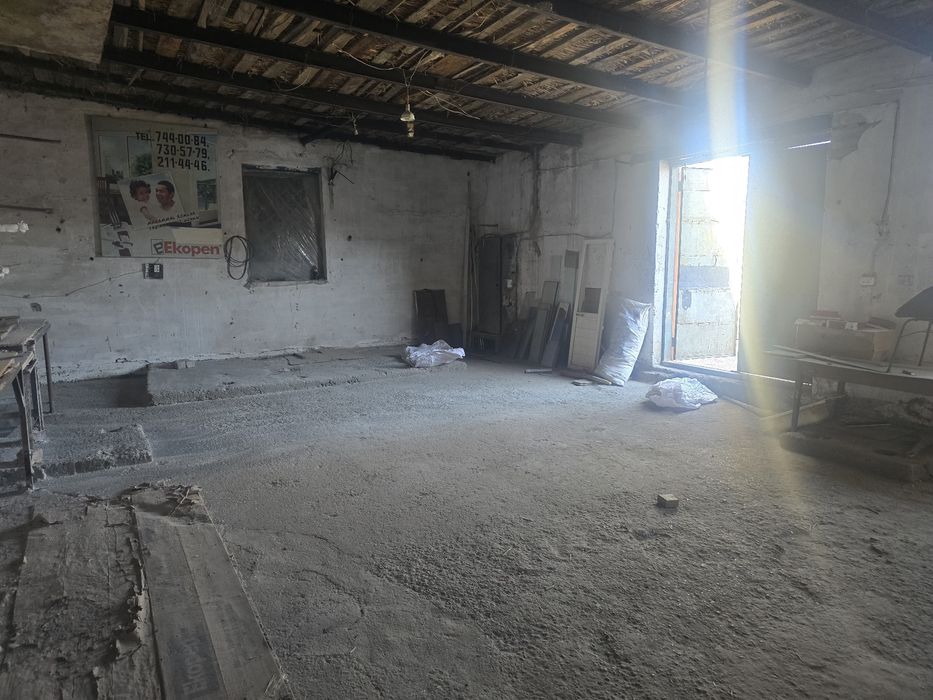 Катта йул устида хумо туйхона ён тарафи