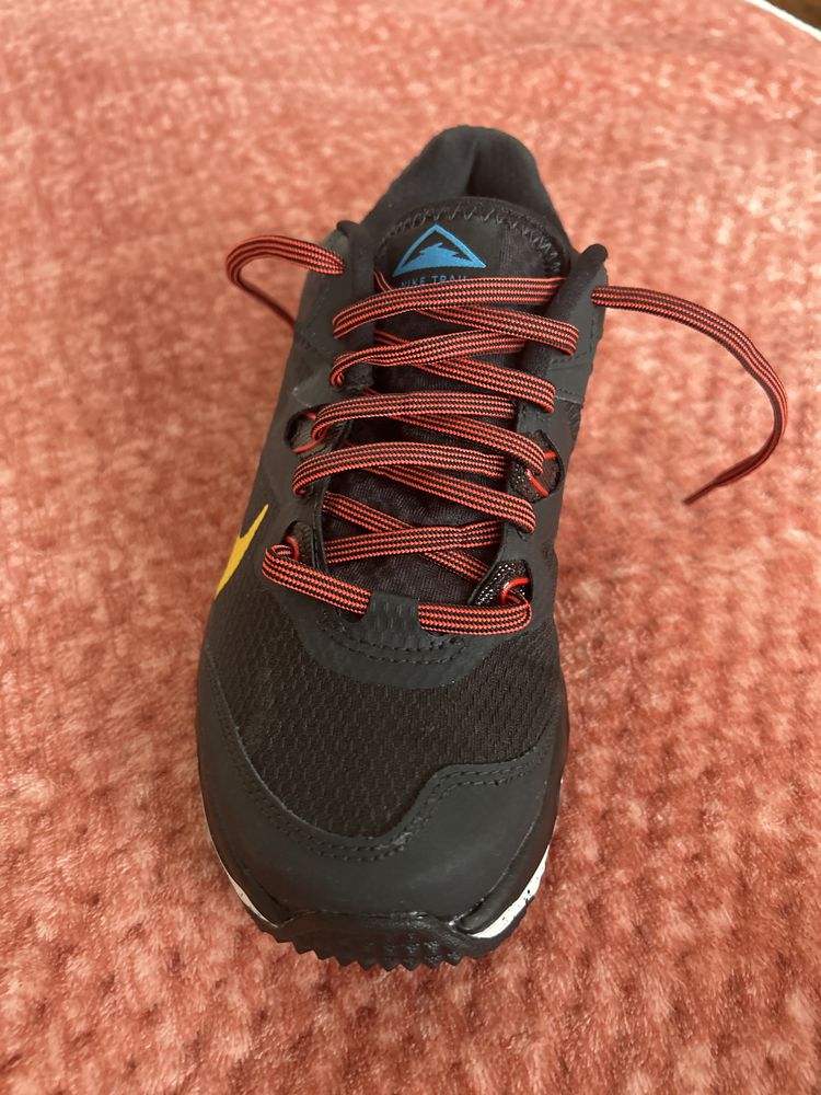 Новые Кроссовки мужские Nike JUNIPER TRAIL черно желтые