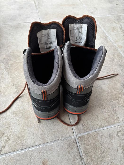 Vând ghete barbatesti