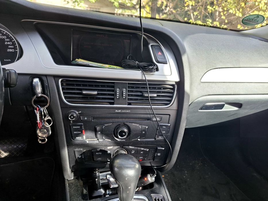 Vând Audi A4 b8 2.0 tdi an 2009