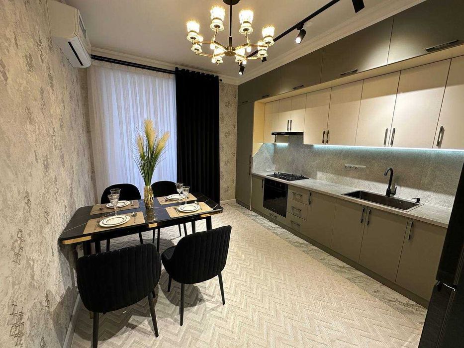 ЖК КАЗАХСТАН !!! 1 мин от Метро Новая Квартира (Можно и в Аренду) ID03