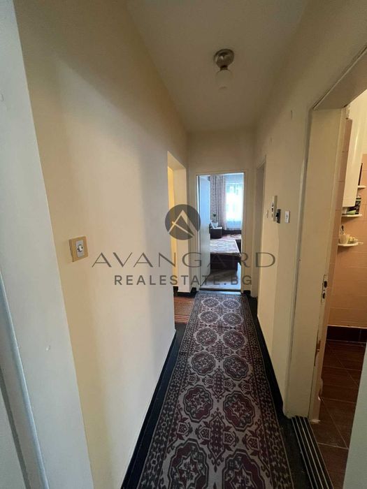 оф.23877 Обзаведен тристаен/ Стария град