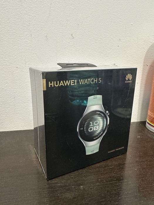 Часовник Huawei Watch 5 + слушалки FreeBuds i6