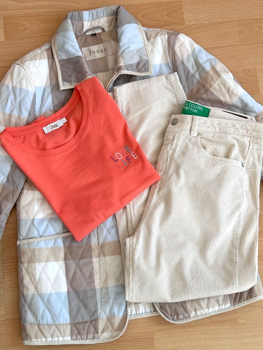 Benetton светли джинси с висока талия 28/29 номер  и коралова тениска