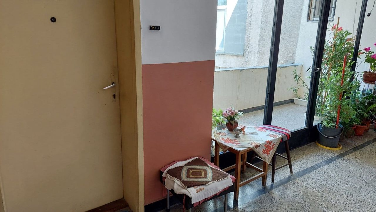 Дава се под наем Едностаен апартамент в Панагюрище - 56 кв.м за 204 € - Снимка #17