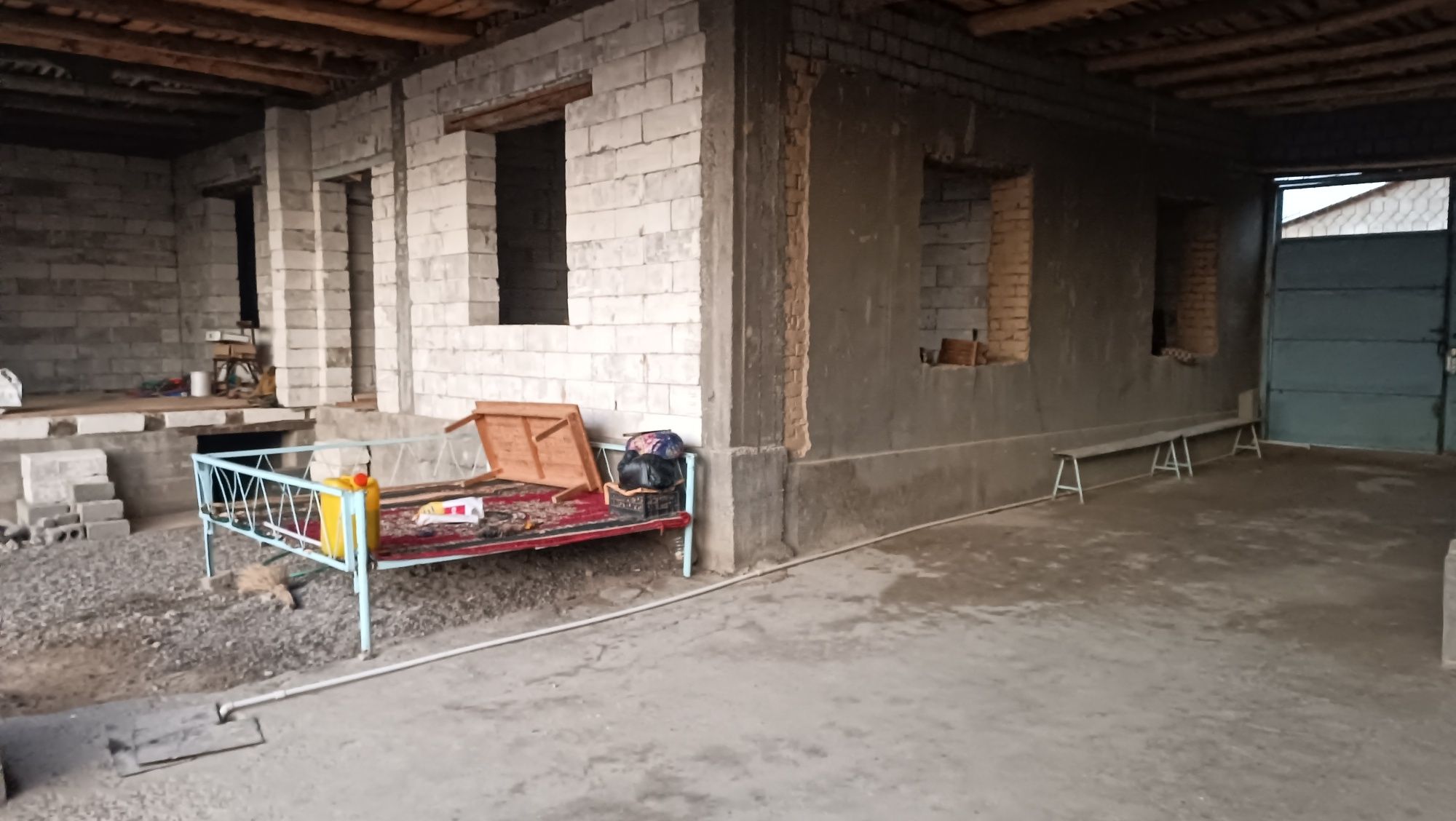 Уй сотилади. Продаётся дом срочно