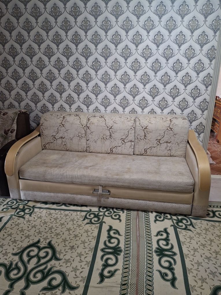 Продаётся диван б/у