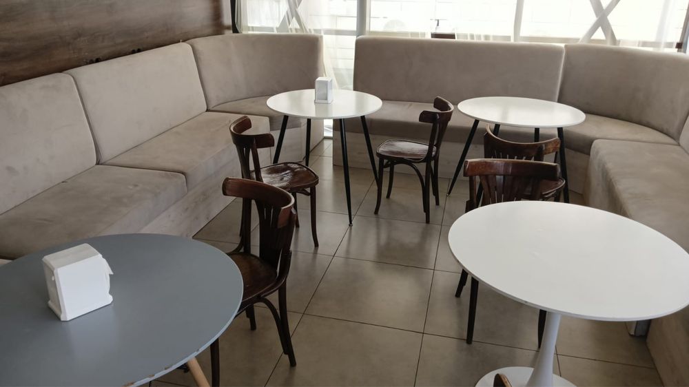 Продам столики для кофейни