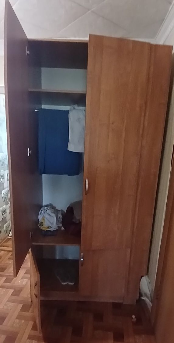 Отдам  даром шифонер 2 шт нада забрать  обе сразу ..