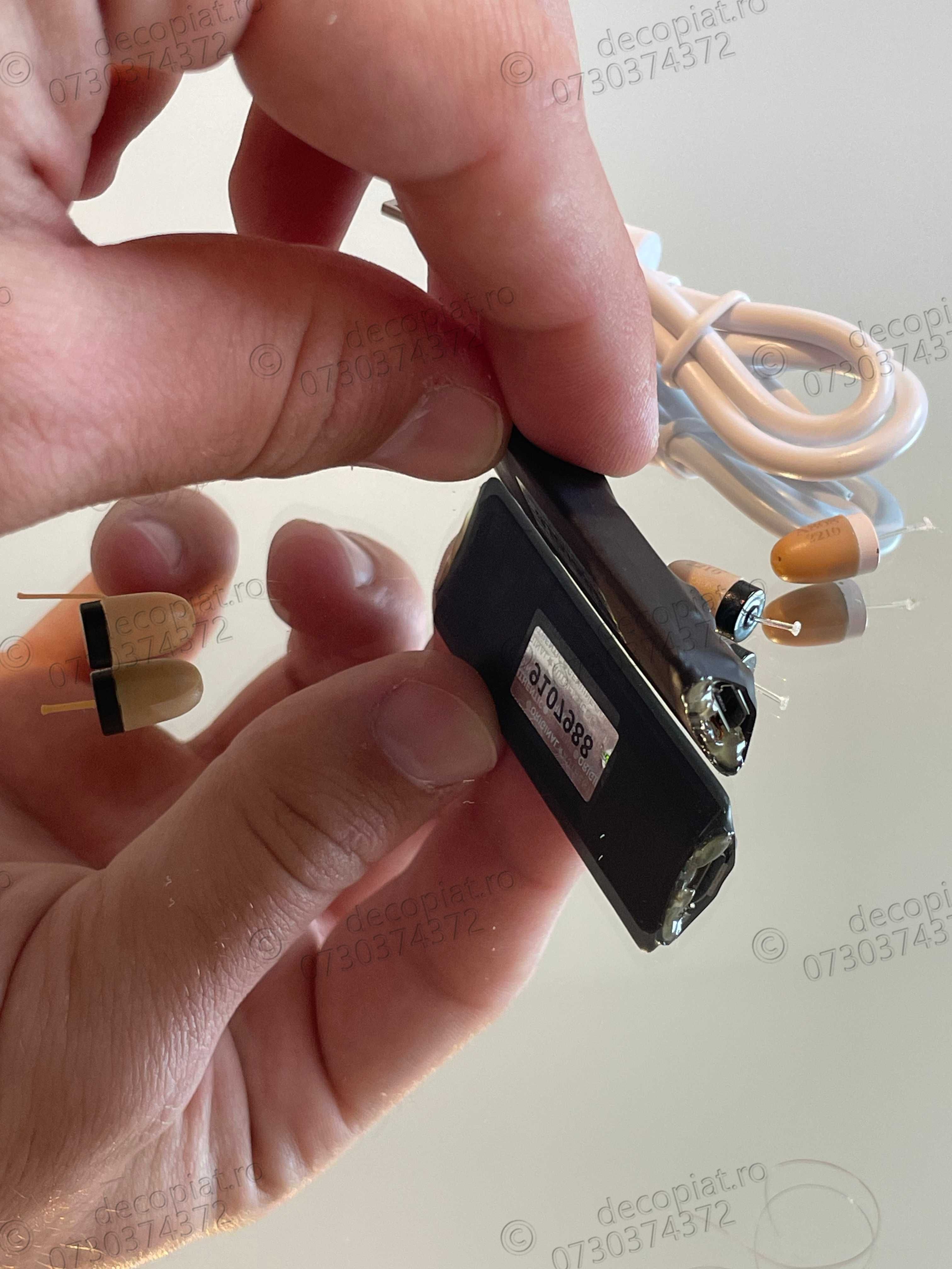 Stick Bluetooth + Cască Japoneză – Conectivitate Wireless Avansata