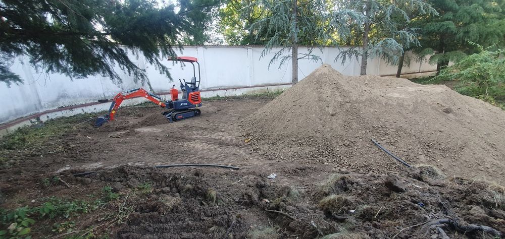 Vând miniexcavator Lukton motor 2 timpi, optional si remorcă