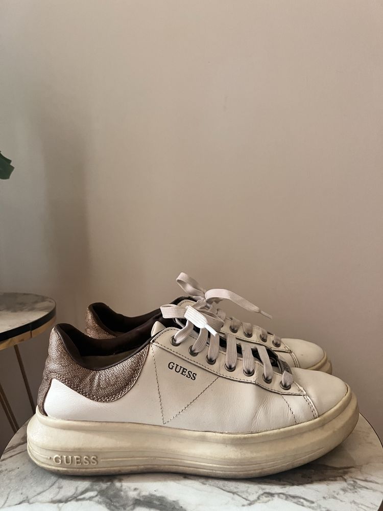 Оригинални маратонки Guess Elbina