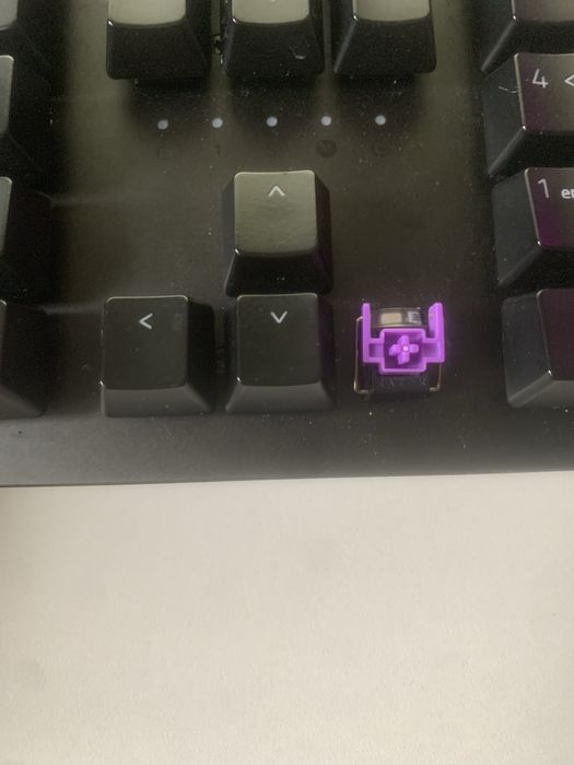 продам механическую клавиатуру Razer