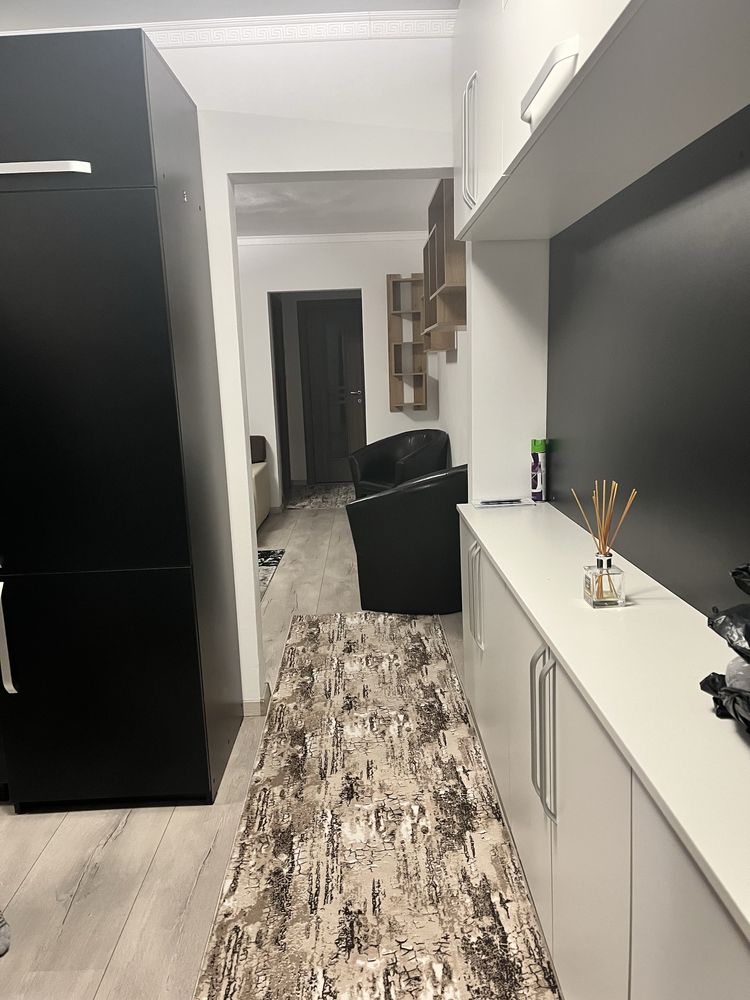 Inchiriez apartament 2 camere Micro16