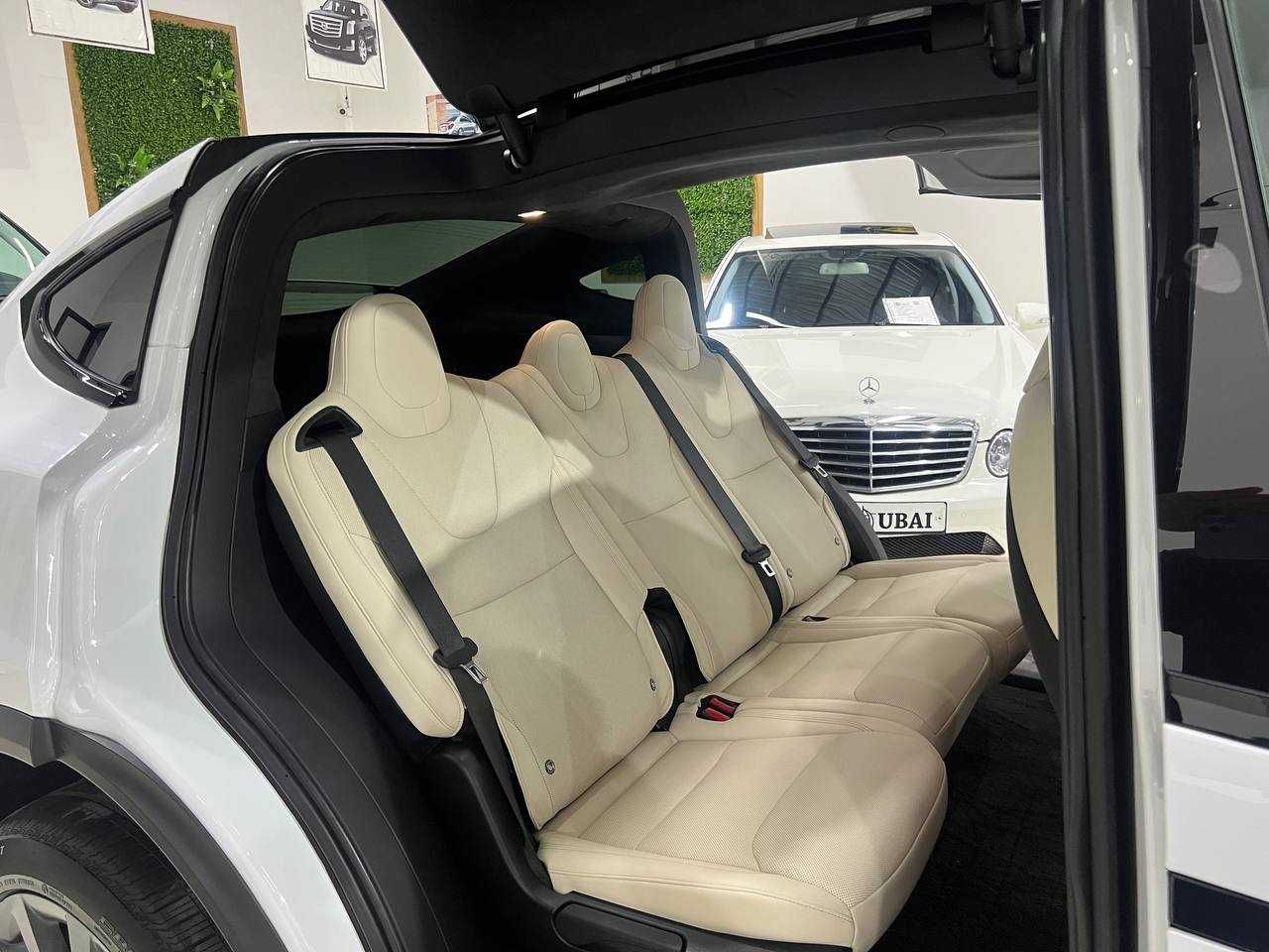 Tesla Model X 2023