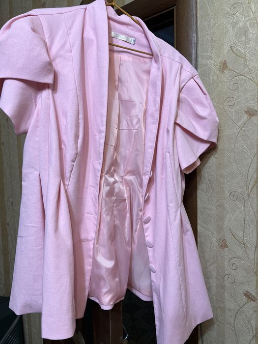 пиджак розовый 60р