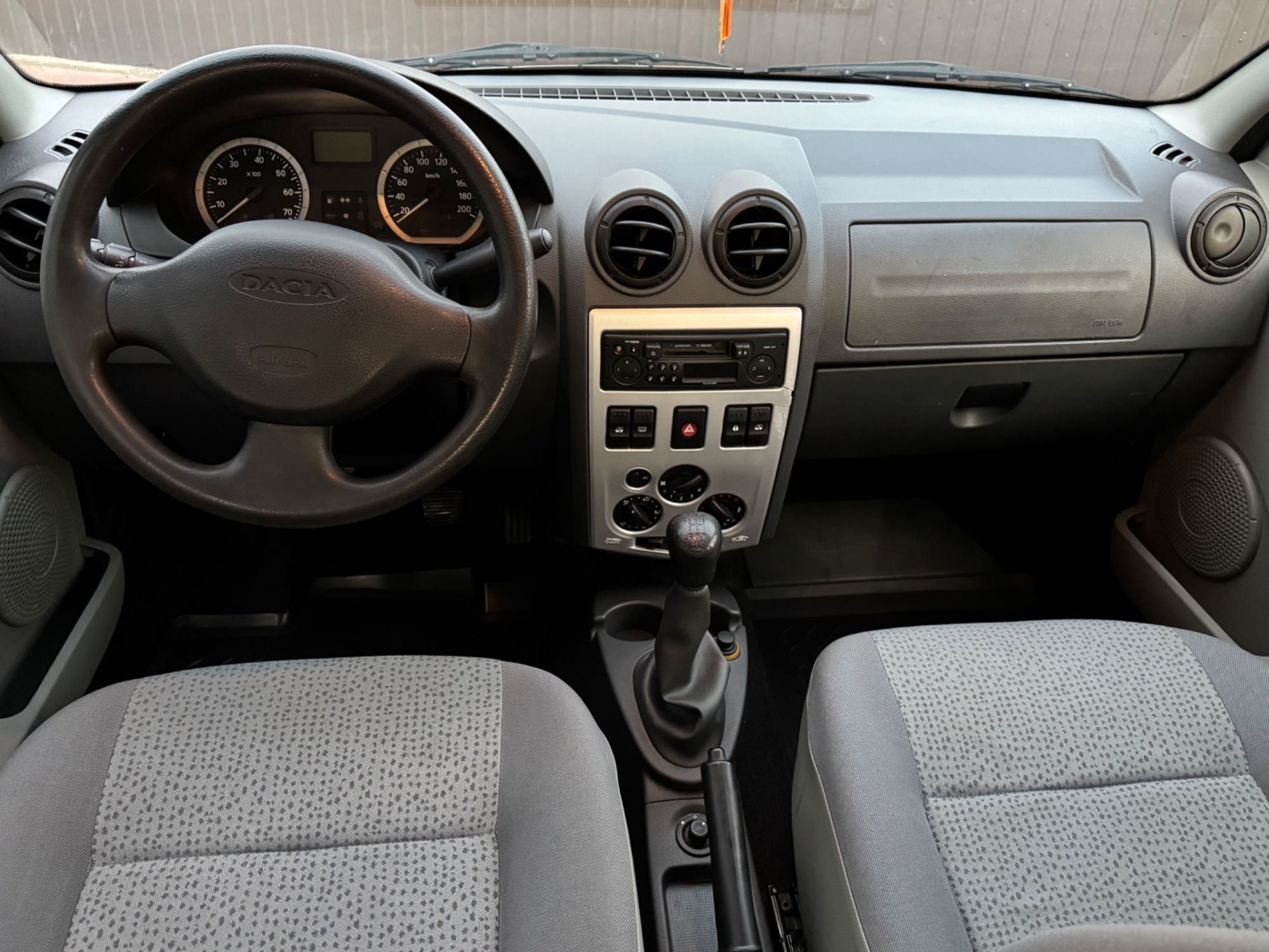 Dacia Logan 2006, 1.4MPI 40.000KM