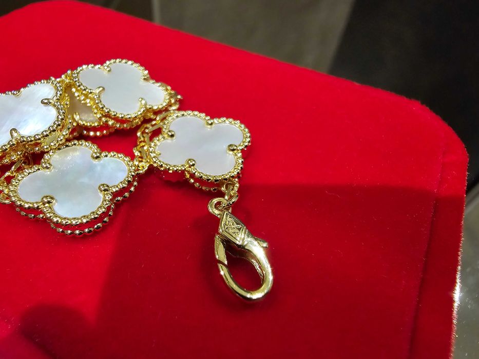 Van Cleef & Arpels VCA Mother of Pearl 5 Motifs Alhambra Дамска Гривна