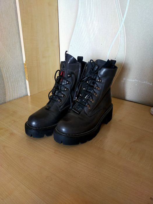 Продам женскую обувь