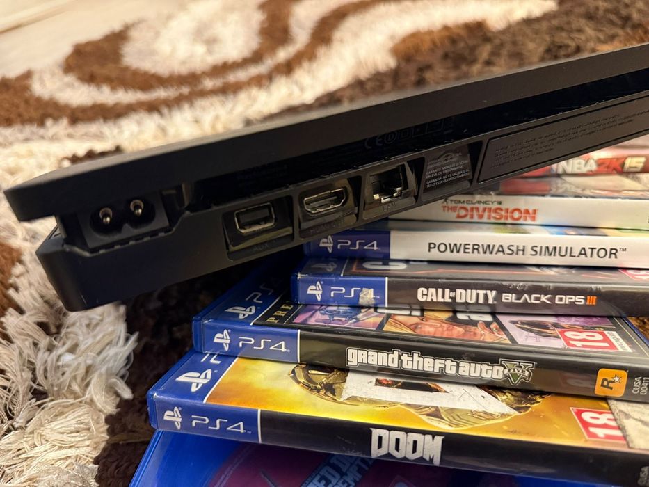 Vand Playstation 4 408gb