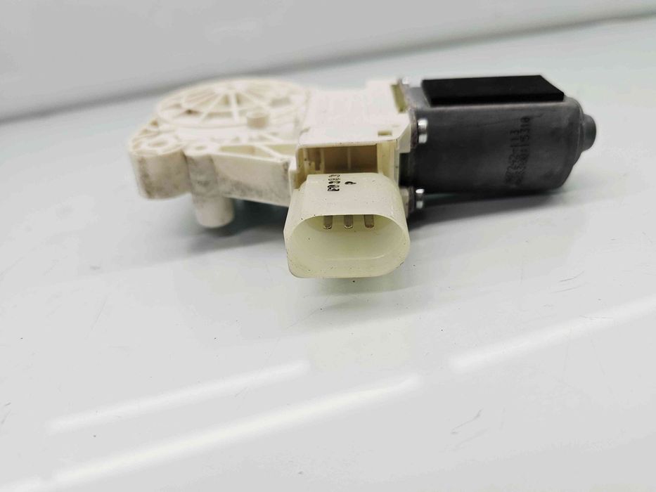 Motoras geam dreapta spate Bmw 5 (F10) [Fabr 2011-2016]