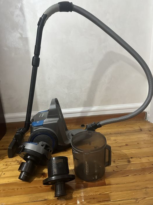 Пылесос с аквафильром фирмы Doffler