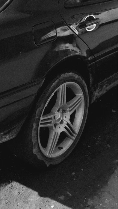 Продам диски на Mersedes r18 amg