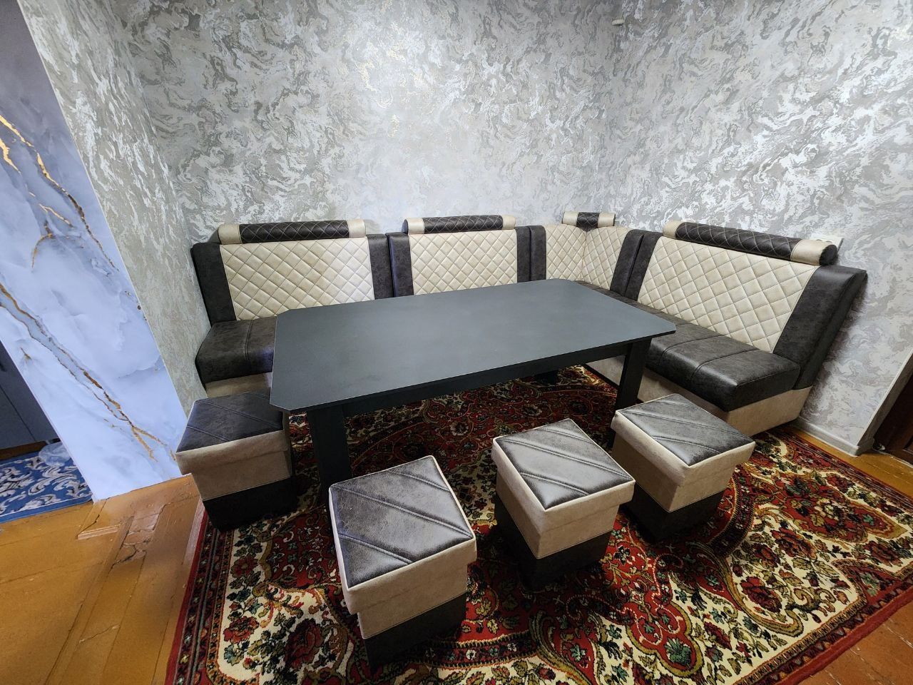 Yumshoq mebellar ustasi