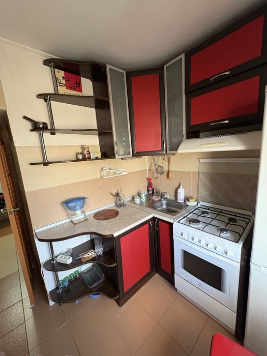 Б/У Кухня в хорошем состоянии забирайте за символическую сумму !!!