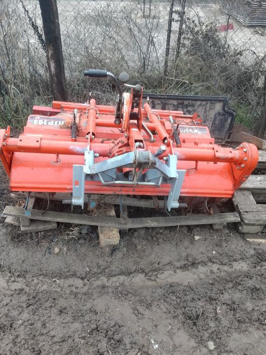 Vând freza de pământ 1.25 metri latime