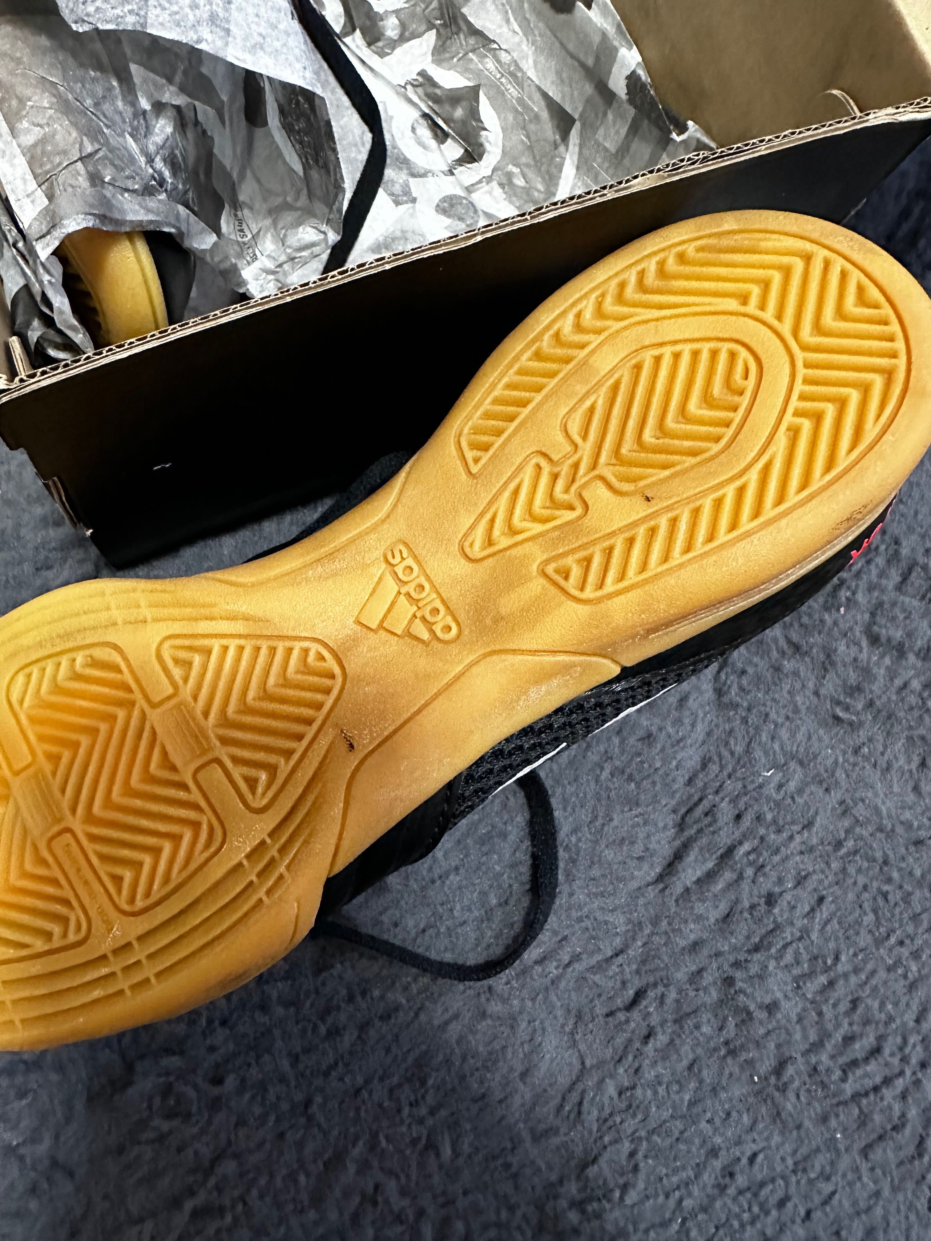 Маратонки  adidas 38