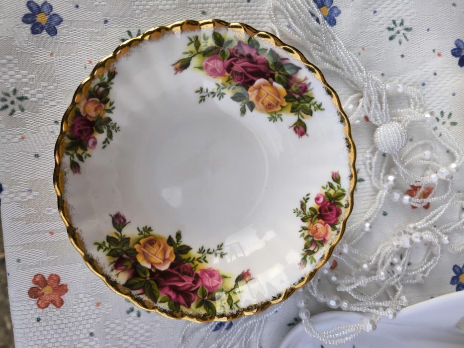 Serviciu de cafea, din portelan Royal Albert- Bone China