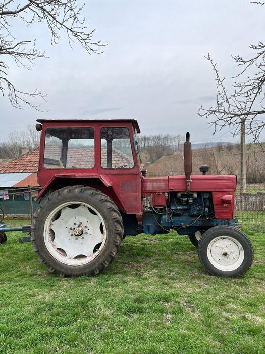 Se vindeTractor u 65.