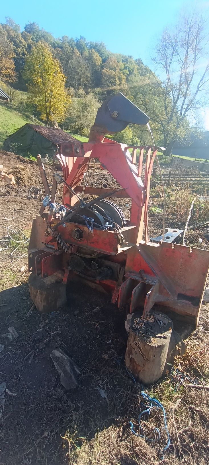 Vând urgent troliu in tiranți