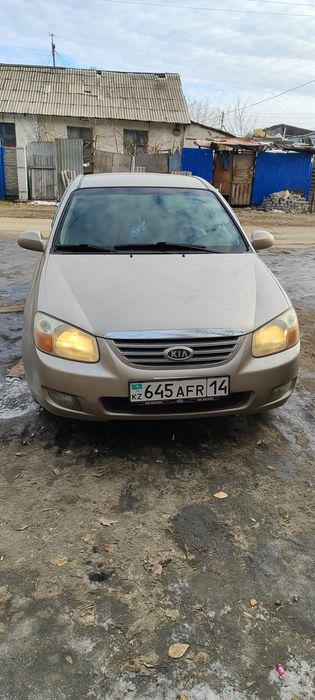 Продам  машину..