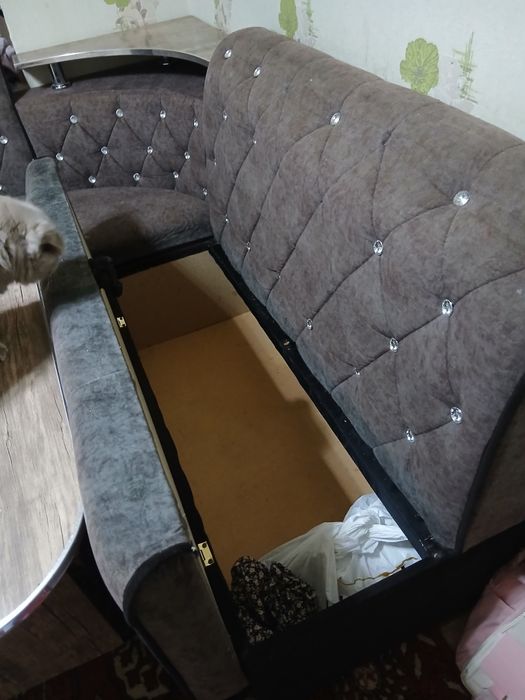 Продам.   Кухонный.    Уголок