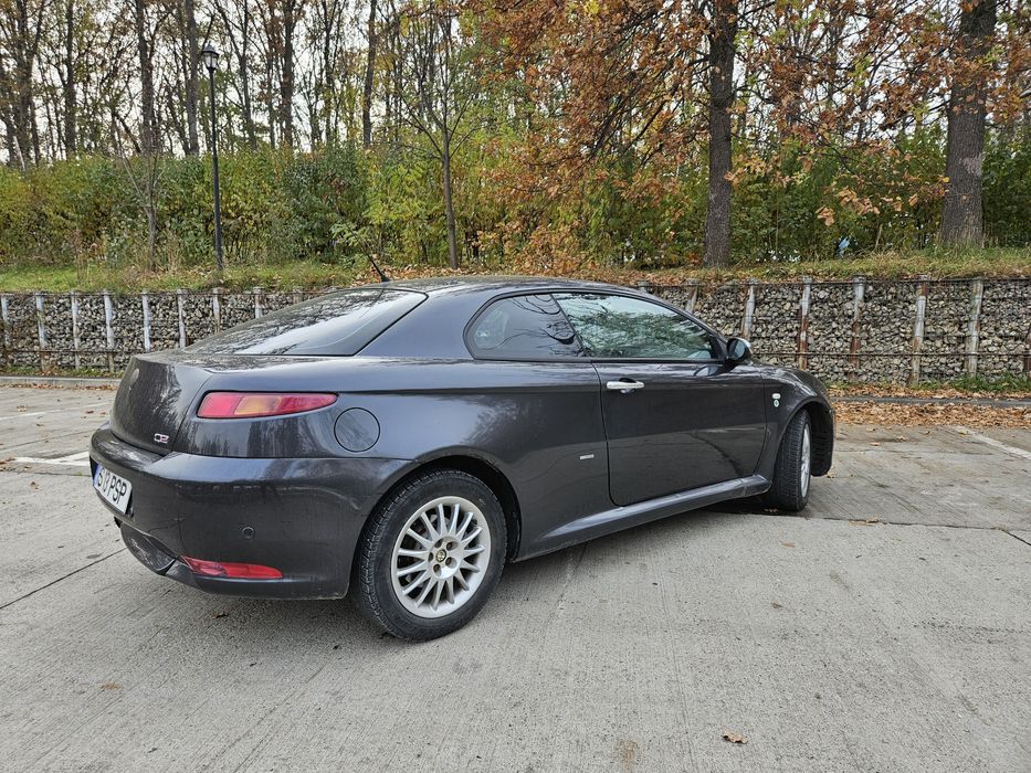 Vând Alfa Romeo GT Q2 1.9 jtd