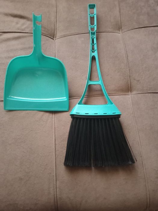 Продается совок с метёлкой