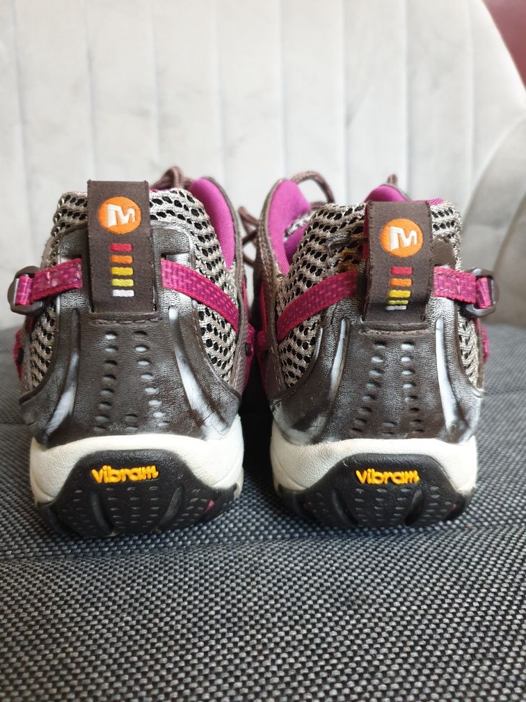 Vand pantofi treking MERRELL marimea 40