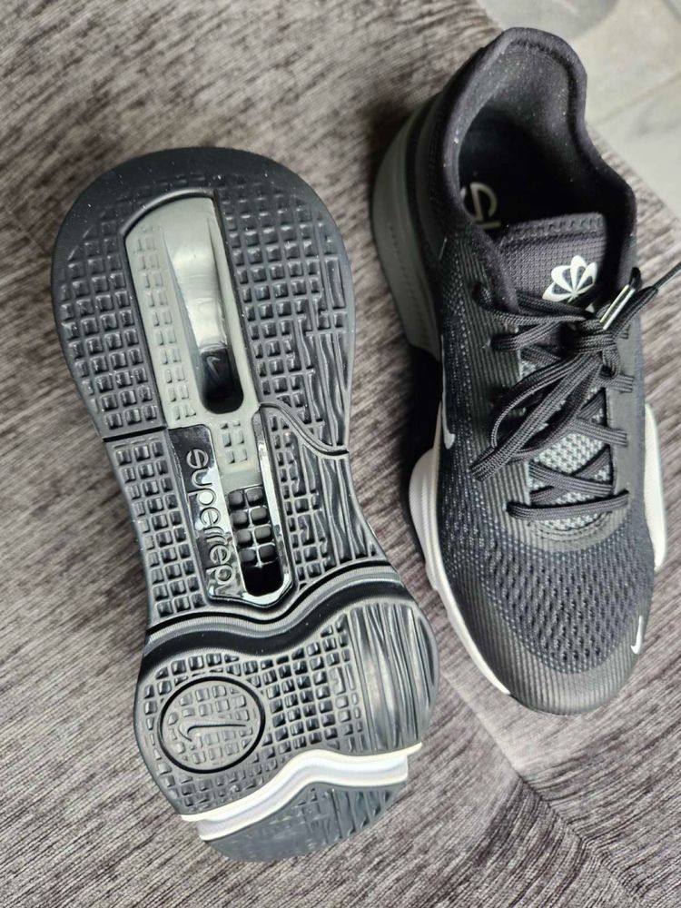 Маратонки nike zoom superrep