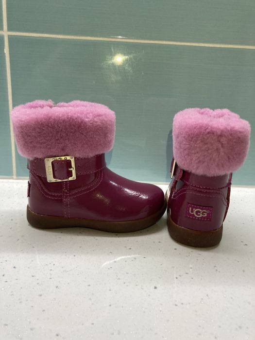 Боти ботушки естествена кожа детски 22-23 номер оригинални UGG