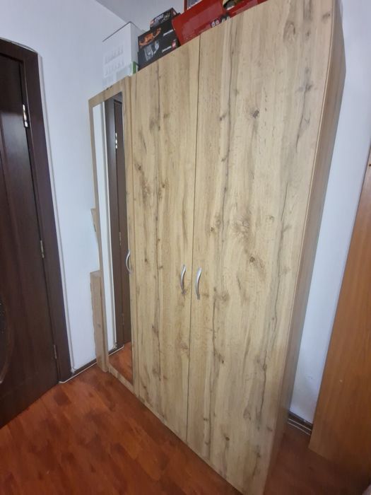 Dulap/șifonier de haine in stare f buna